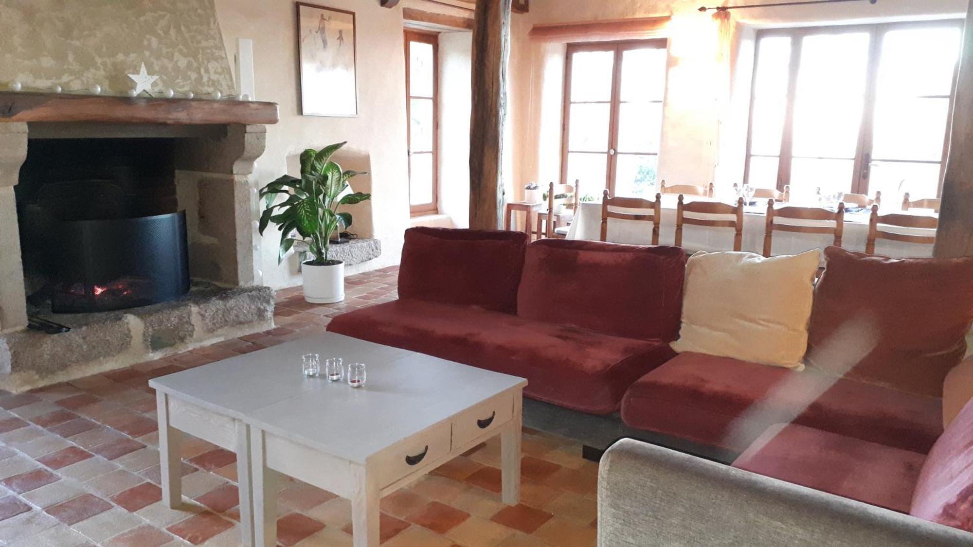 Domaine De Montvianeix Bed & Breakfast Saint-Victor-Montvianeix Bagian luar foto